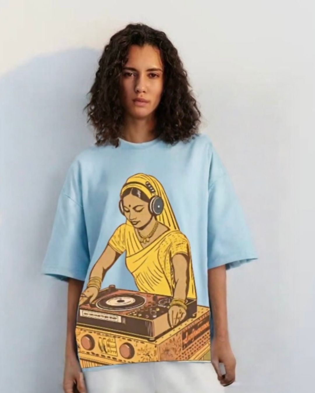 WOMEN'S DESI BOLD OVERSIZED TSHIRT (BLUE)