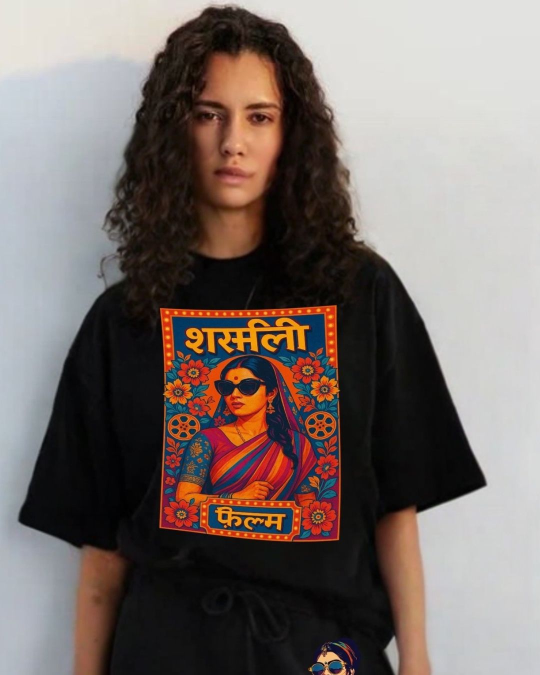 WOMEN'S DESI FILM OVERSIZED TSHIRT (BLACK)