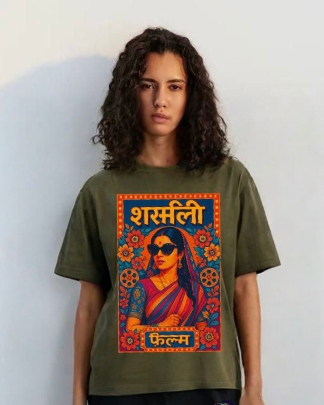 WOMEN'S DESI FILM OVERSIZED TSHIRT (OLIVE)