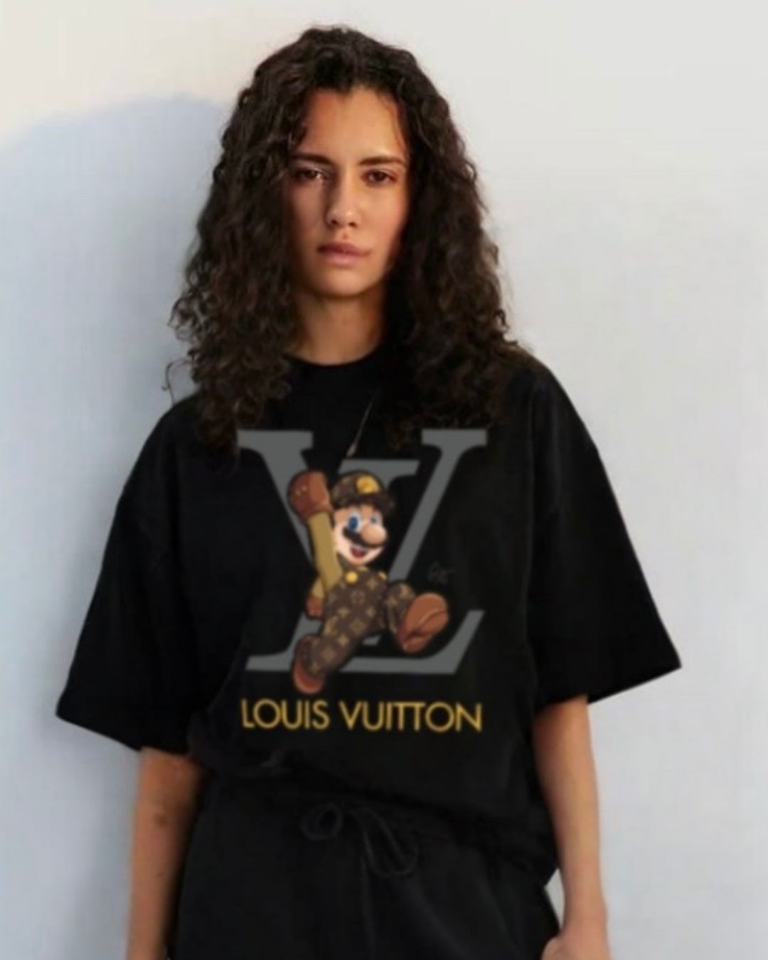 WOMEN'S LV MARIO OVERSIZED TSHIRT (BLACK)