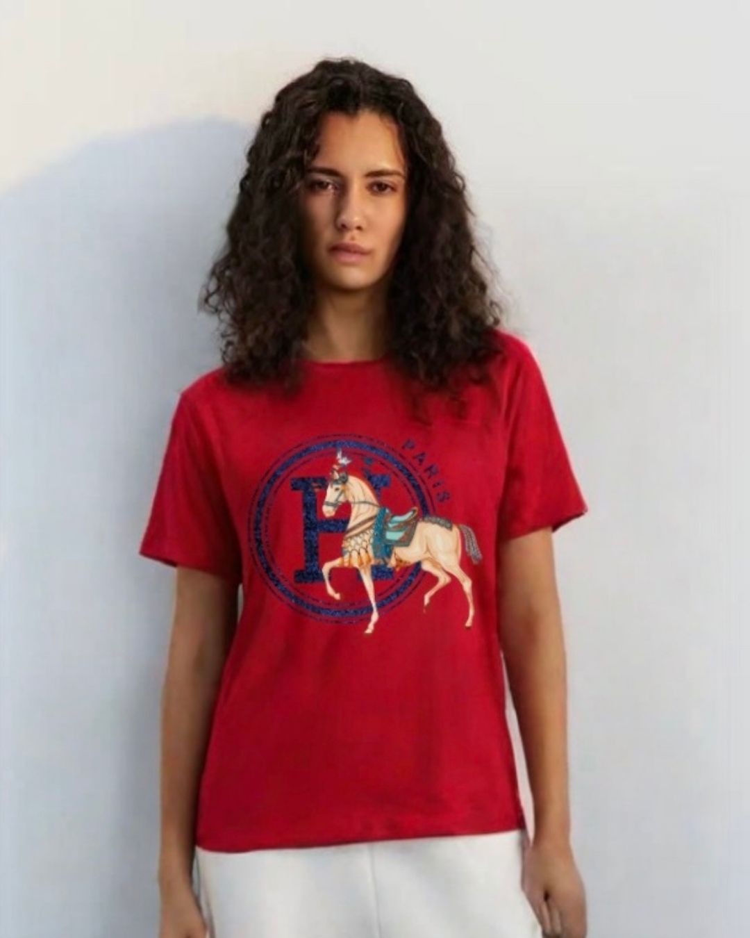WOMEN'S PARIS HORSE OVERSIZED TSHIRT (RED)