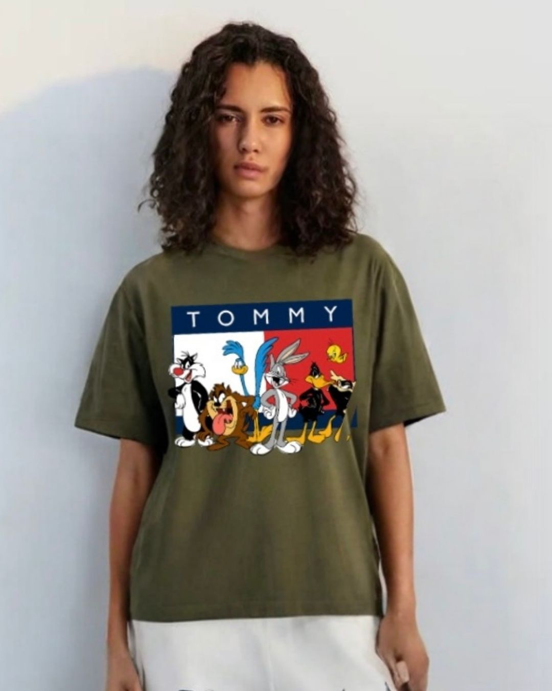 WOMEN'S TOMMY GANG OVERSIZED TSHIRT (OLIVE)