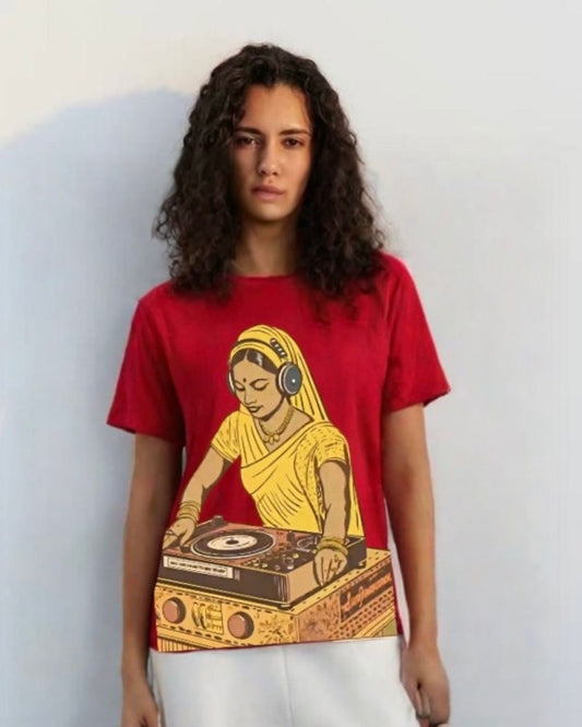 WOMEN'S DESI BOLD OVERSIZED TSHIRT (RED)